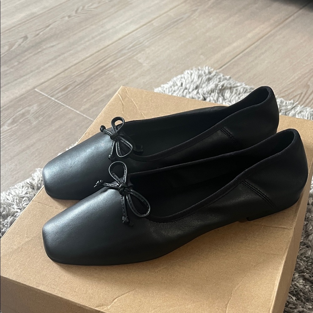 Donna Karan Black Leather Ballet Flats with Bow